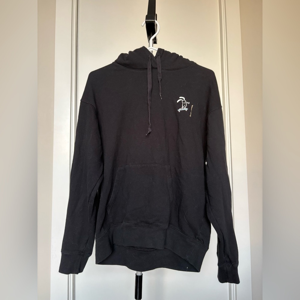 Uniqlo Unisex Peanuts Black Hoodie with Snoopy Design in US L Adults/Teens